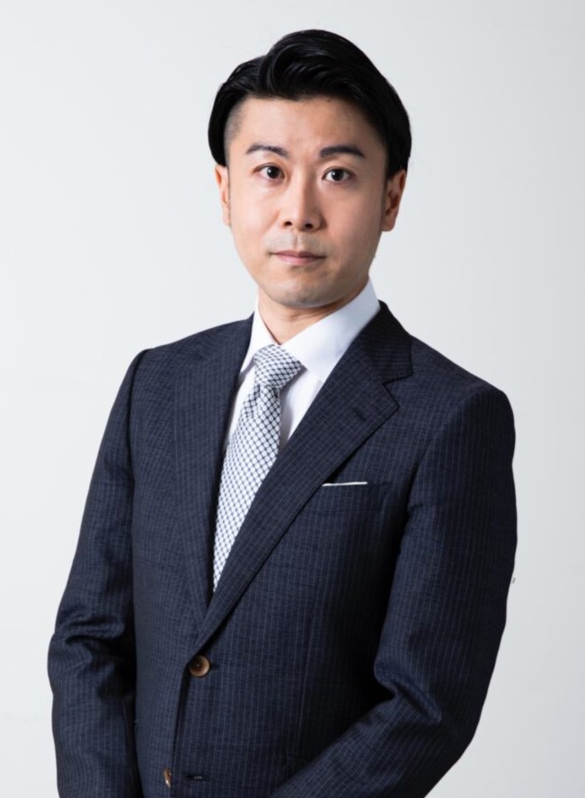hakamda_thm@2x-651×888-1